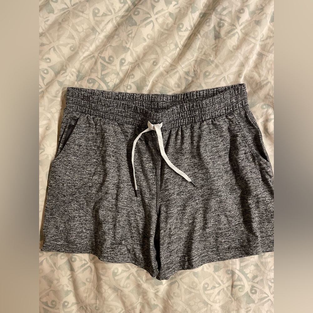 NWOT Women’s Grey Soft Elastic Shorts Zipper Pocket Drawstring
